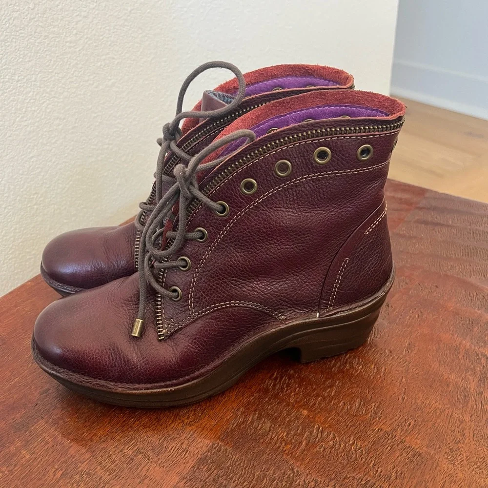 Bionica Burgundy Slip Resistant Lace-Up Rangely Leather Cottagecore Boots Size 7